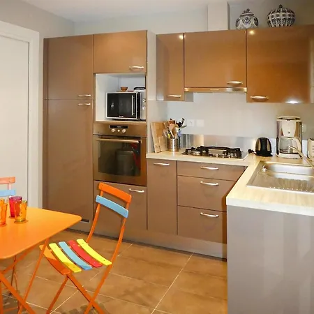 Cottage, Prázdninový dům *